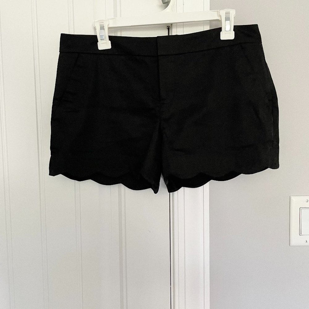 Club Monaco Scalloped Hem Dressy Shorts | Size 8